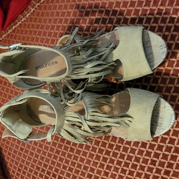 Maurce's Tan Fringed Wedges - Picture 3 of 7